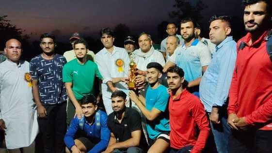 Resham wrestler defeated Mohit and won wrestling worth 21 thousand