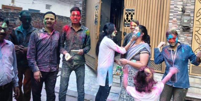 There was a lot of fun, lots of colors were showered