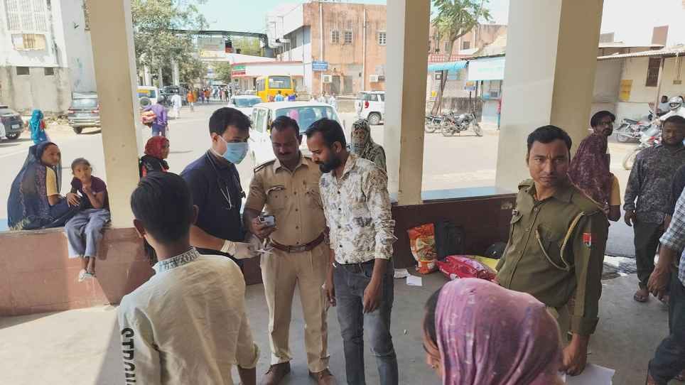 Wife and children had gone to the village to celebrate Holi, husband hanged himself