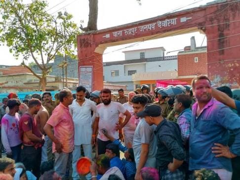 Clash between the youth playing DJ and police, protest at the police station