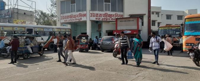 Holi holidays are over, there is a crowd of passengers at the roadways bus stand