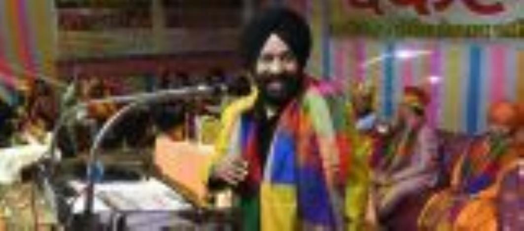 The audience was drenched in the colours of the poems in Chakallas, there were lots of laughter