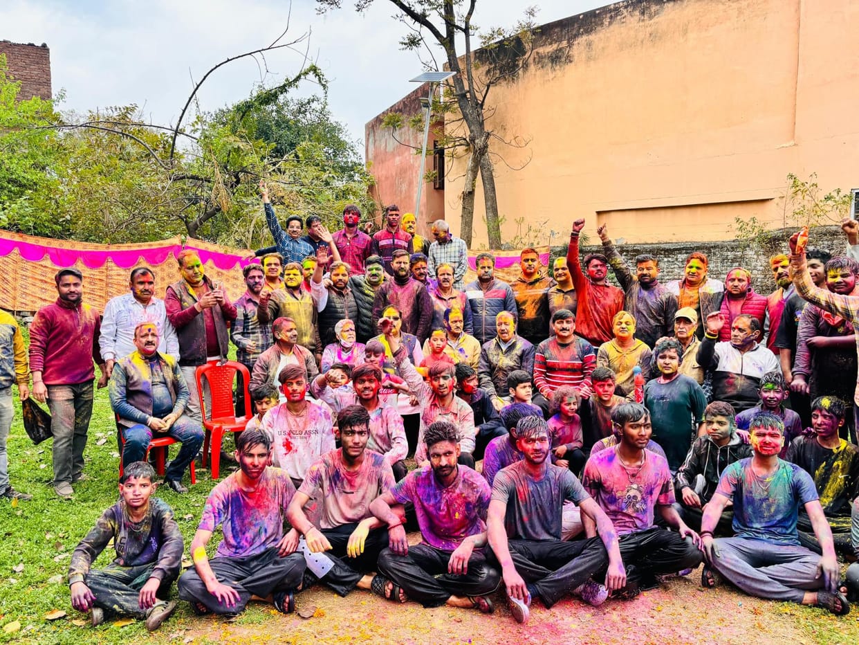 Gulal was thrown in abundance on Holi in Devika Nagari