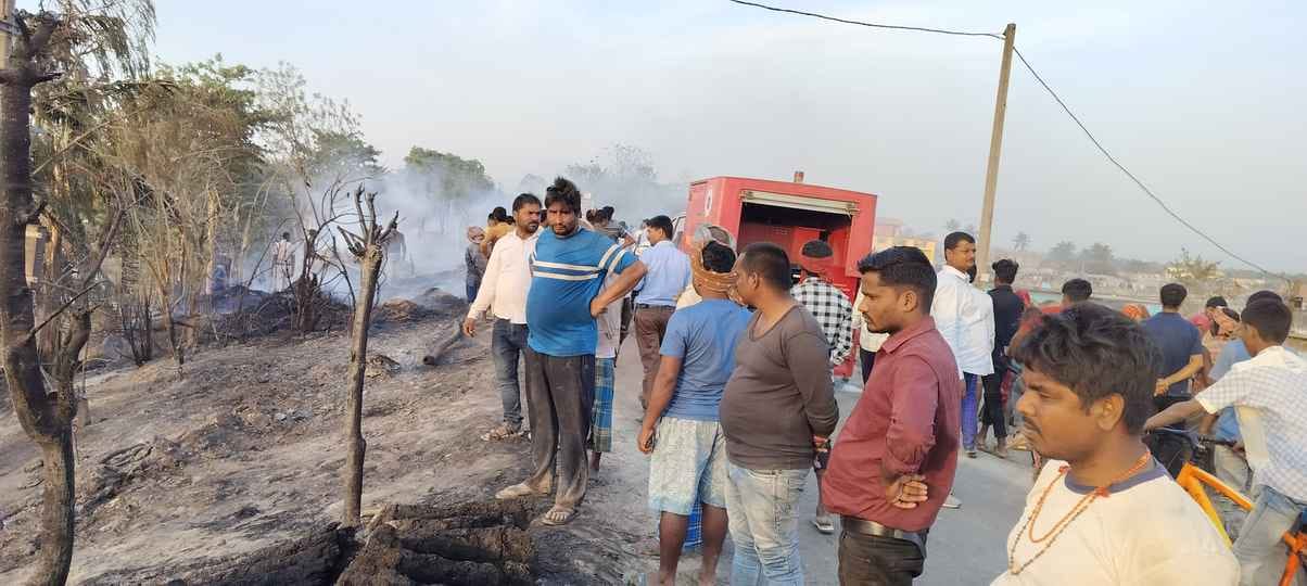 Bihar News dozen of houses burnt in fire due to short circuit in supaul