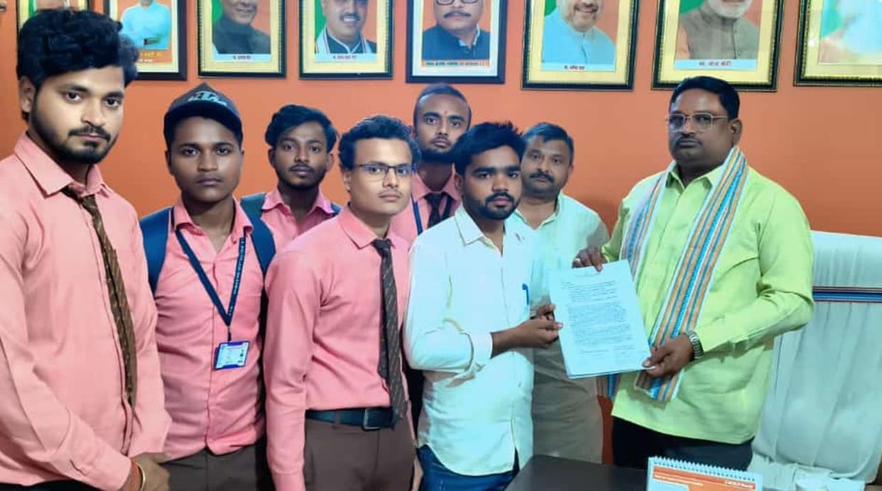 Opposition to change in syllabus intensifies, memorandum submitted to MLA