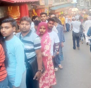 14000 people bowed their heads in the court of Maa Chintapurni for the third consecutive day