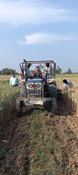 Woman SDM drove a tractor to vacate the illegal occupation