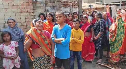 Muzaffarpur Bihar news: huge fire broke out due to spark stove dozens of houses burnt to ashes