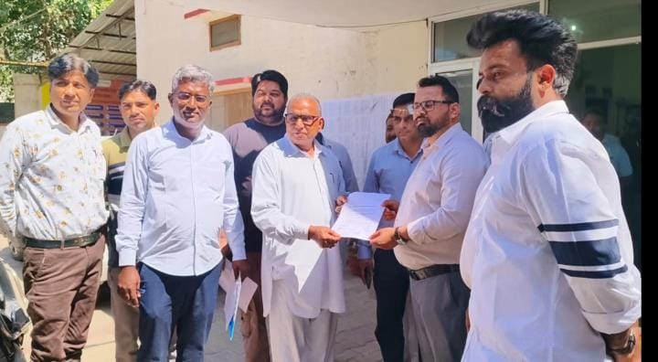 Councillor accused of getting the agendas passed in wrong manner, submitted memorandum to the secretary