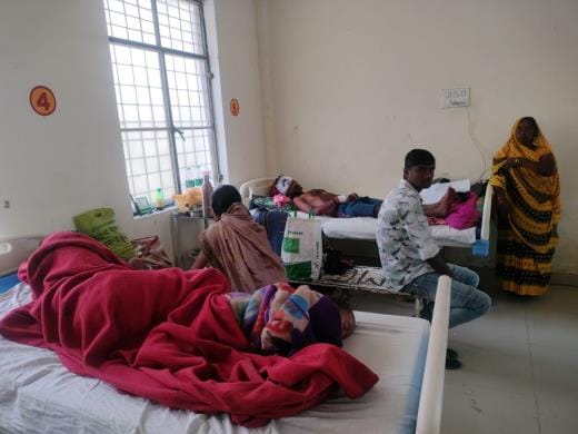 Adulterated food items during Holi made people sick...Patients are being admitted to hospital