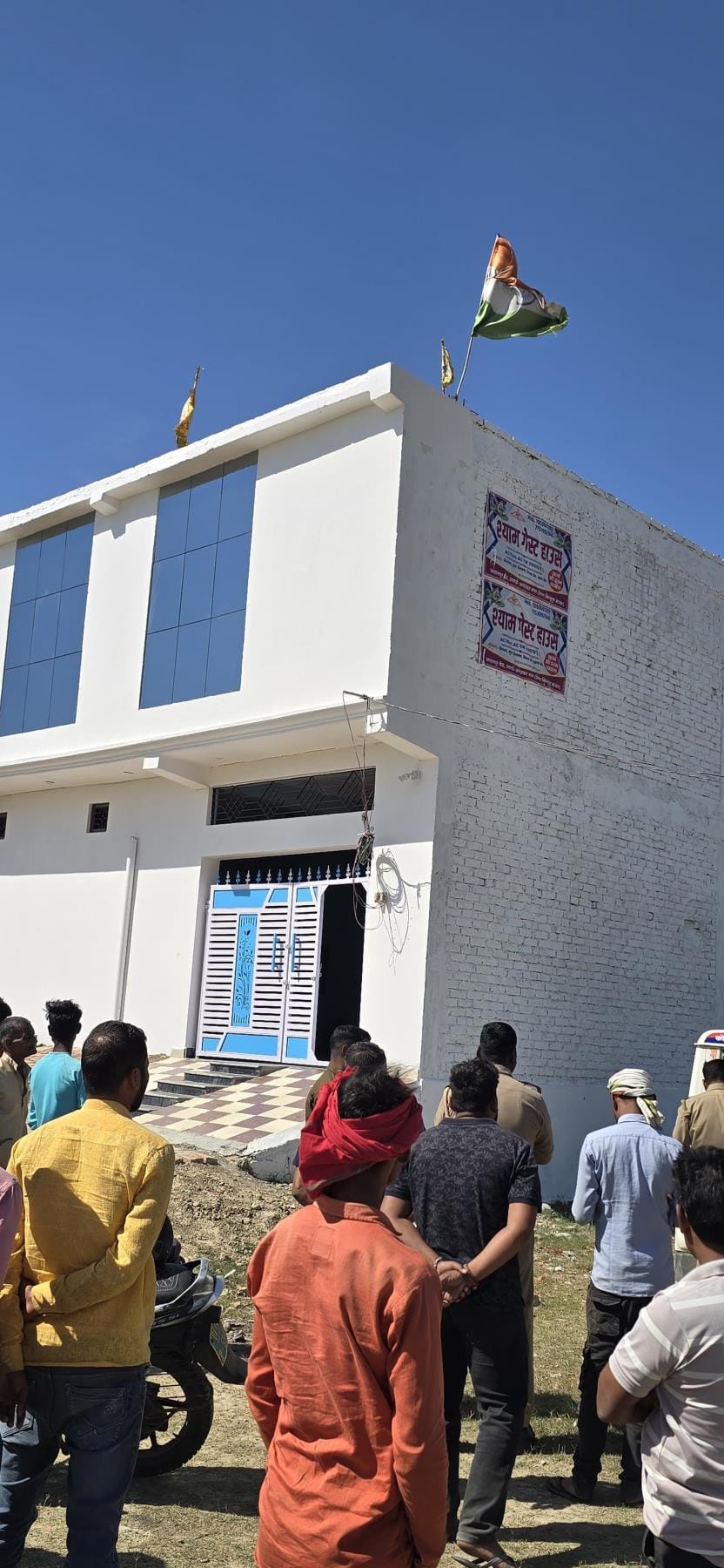 Police raid on guest house, young men and women found
