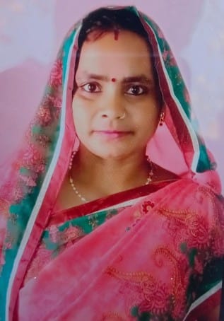 A woman going to her maternal home with her husband died in an accident