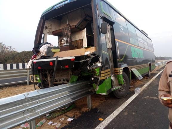 A bus carrying pilgrims from Jaipur collided with a herd of cattle