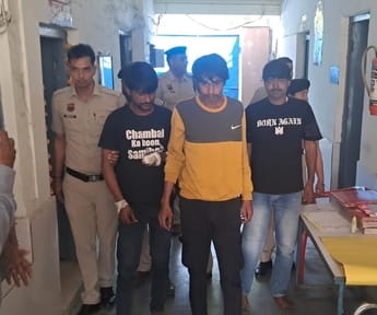 Delhi passenger robbed in Amrapali Express, accused arrested