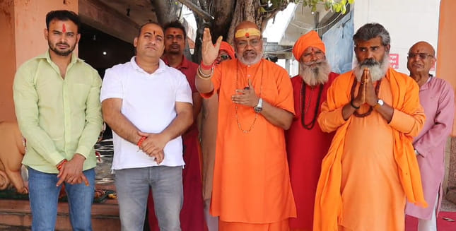 Yeti Narasimhanand and his supporters put under house arrest by police