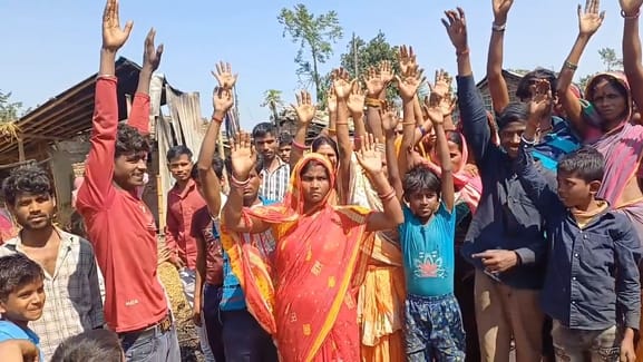madhepura bihar news dozens of houses burnt fire accident in madhepura many lakhs property lost