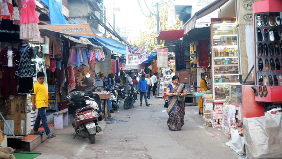 A corridor will be built in the market at a cost of Rs. 1.25 crores...occupiers will be removed