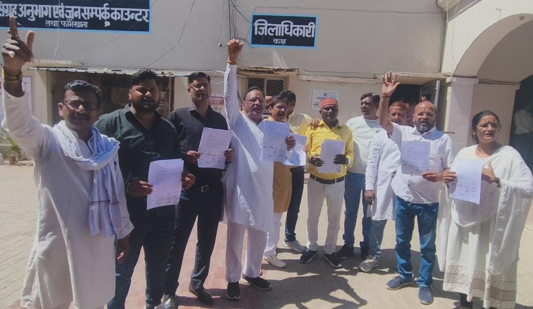 Councilors opened a front against the municipal president