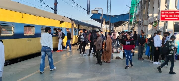 Bathinda Express arrived 8 hours late and Geeta Jayanti arrived 5 hours late