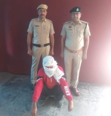 A fraudster who duped people of Rs 24 lakh by making fake visa has been arrested
