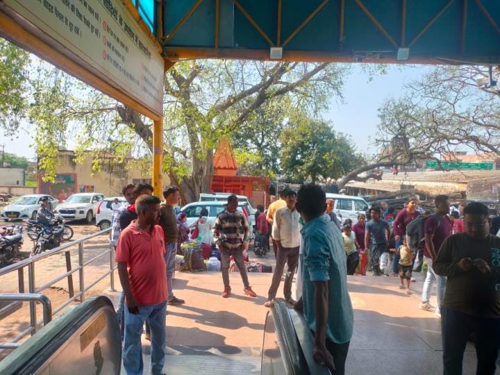 Illegal vehicles: Arbitrary fares are being charged after filling them with passengers