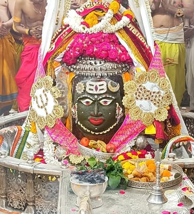 Today in Bhasma Aarti, Baba Mahakal was decorated with cannabis and Tripund, Sun and Moon
