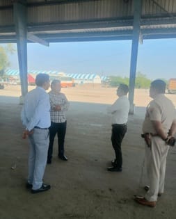 SDM inspected the grain market