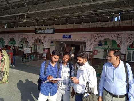 Daily Rail Passenger Association started a signature campaign to run a new train
