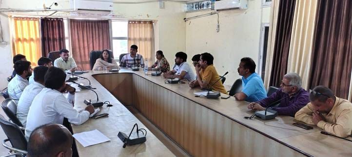 If single use plastic is sold then action will be taken against shopkeepers, warning given in the meeting, shopkeepers said that the shops will be closed