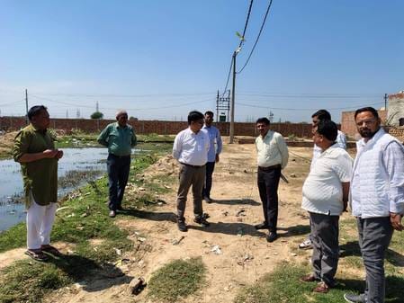 The Municipal Council chief inspected the water drainage problem in Swaminagar