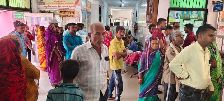 The drug store owner behaved rudely in the doctor's office, OPD remained closed for two hours
