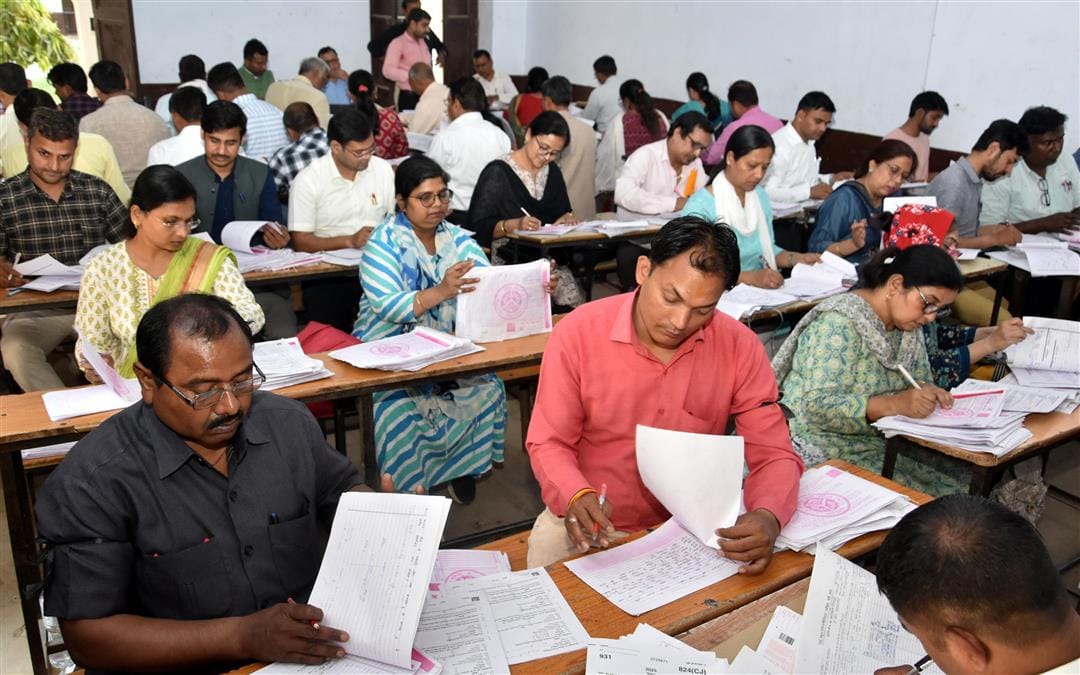 18.24 lakh copies of UP Board exam were evaluated on the first day