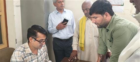 The temple missing from the records of Sanjay Nagar was found in Ram Gopal Colony