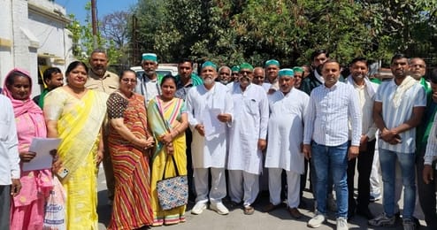 Farmers demonstrated in the Collectorate in support of their demands