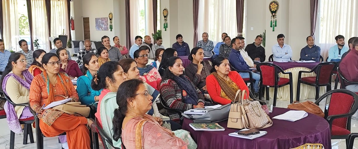 Training of 220 teachers started in five education blocks