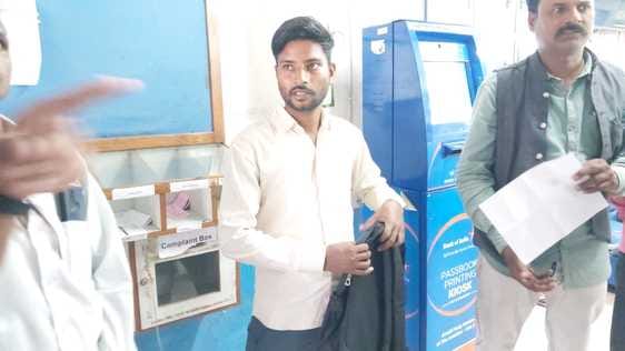 Women stole Rs 1 lakh from the bag of a BC operator