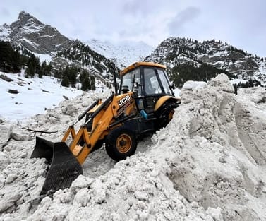 As soon as the snow was removed from the roads, there was a tourist fair in Lahaul