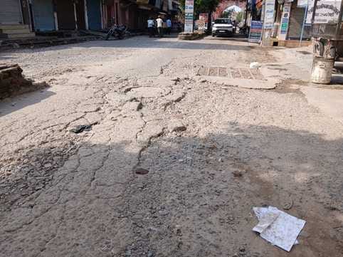 CC road will be constructed in the main markets of the city at a cost of Rs. 4.36 crore