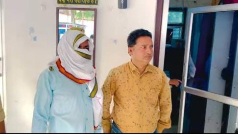 Bribe of Rs. 16 thousand taken from farmer for tubewell estimate, JE and lineman caught