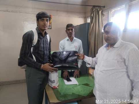 Roadways employee Anil set an example of honesty