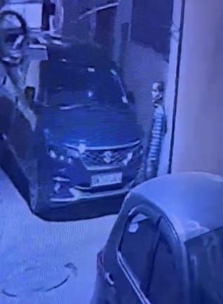 Breaking the lock of the house, cash worth Rs 5 lakh and jewellery worth Rs 50 lakh stolen