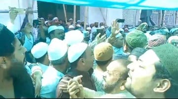 Uproar over preventing Qari Shafiqur Rahman from delivering speech at Ma Masjid