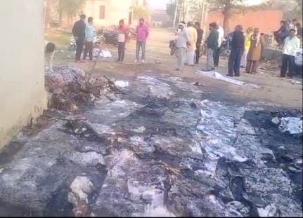 Fire broke out in a copy factory due to spark from electrical wires