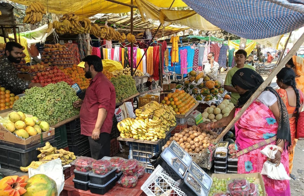 Ramzan: Demand for dry fruits increased, supply low, prices skyrocketing