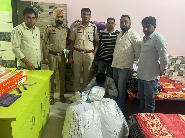52.728 kg poppy husk recovered in search operation, one arrested