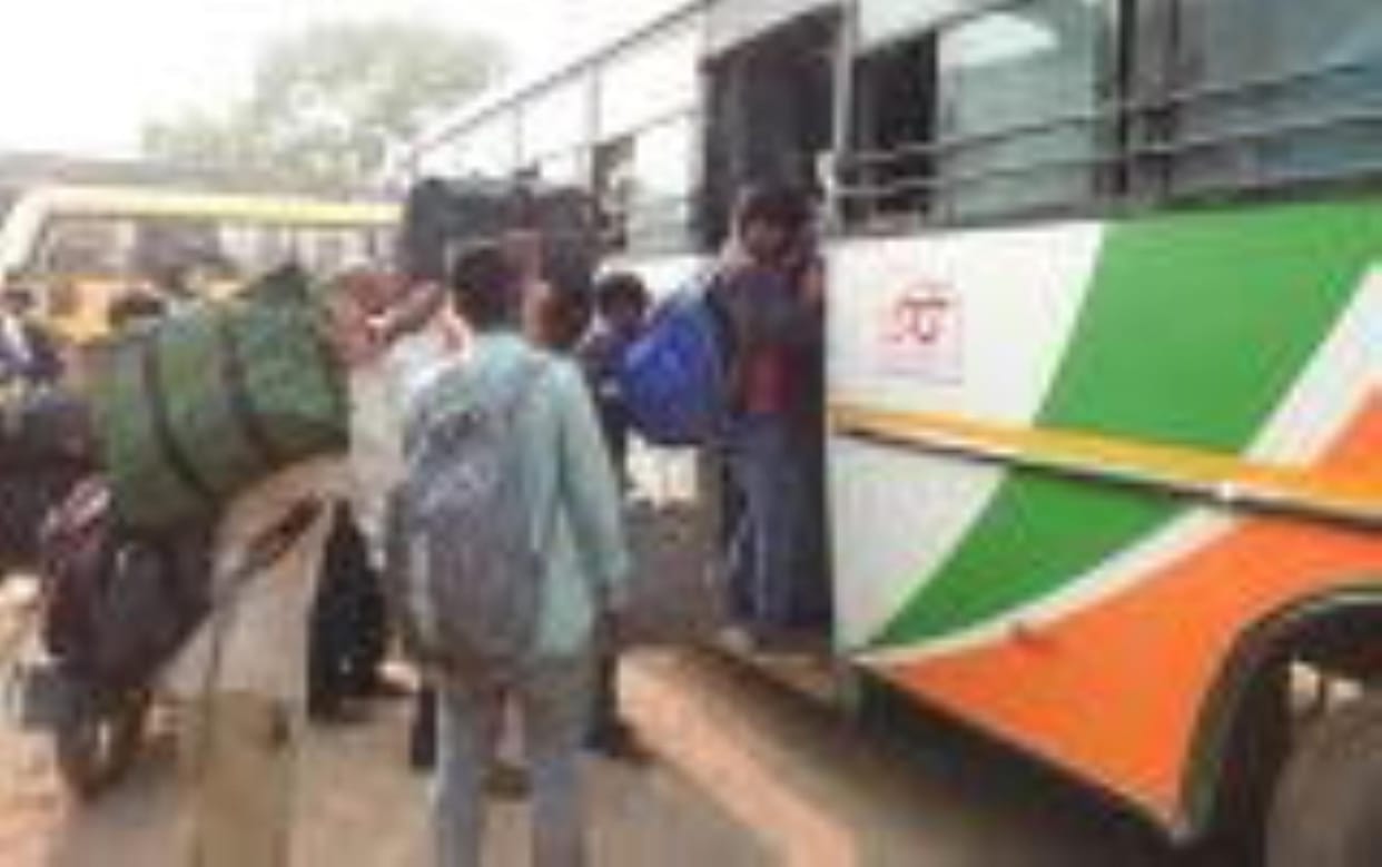 There is a delay in the operation of buses, increasing problems for passengers