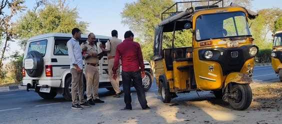 Passenger tax officer seized four tempos, causing panic