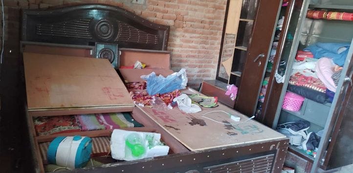 Jewellery worth Rs 4 lakh stolen from a closed house, report filed