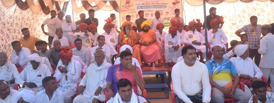 Sombir Rukhi and Manoj Nirjan won a prize of 11 thousand rupees each