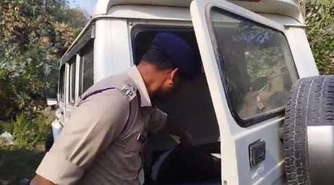 Muzaffarpur News: Police called mechanic to open high-tech liquor cellar built in car, Bihar liquor smuggling